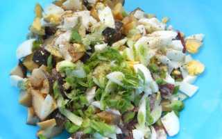 Салат с маринованными грибами, картофелем и огурцами