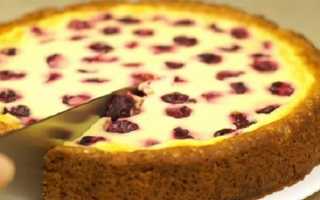 Пирог с творогом и вишней – нежный и очень вкусный